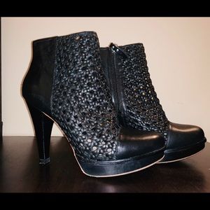 UGG Maliha Platform Ankle Boots